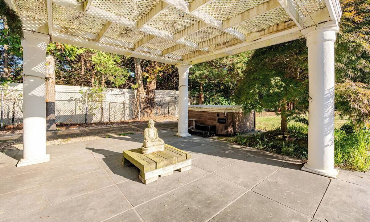 Photo of Patio Balcony in Westhampton