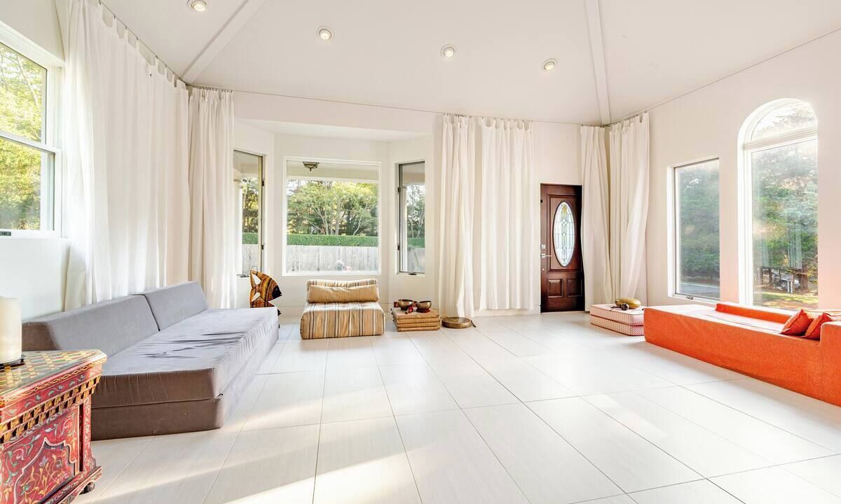Photo of Livingroom in Westhampton