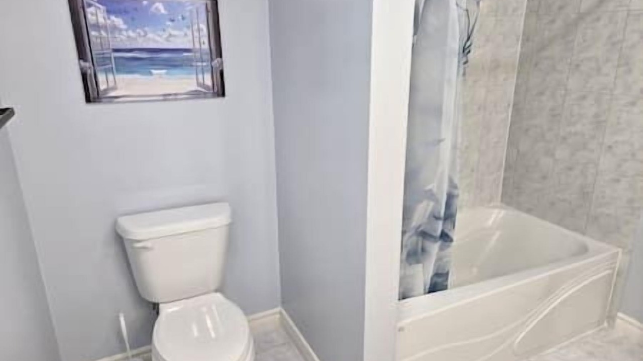Photo of Bathroom in Lakeview