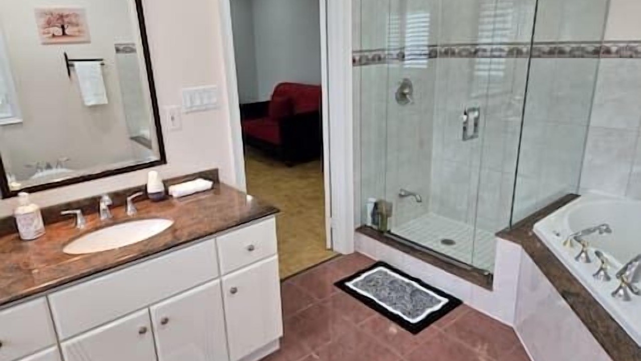 Photo of Bathroom in Lakeview
