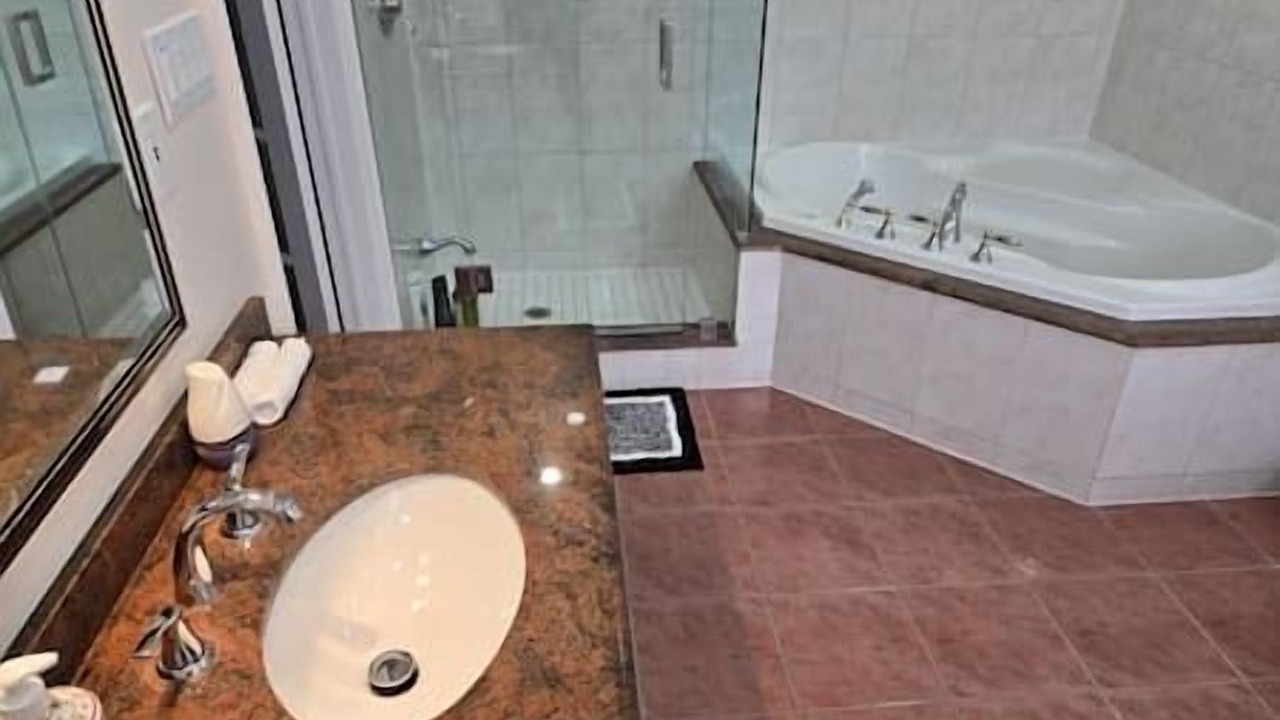 Photo of Bathroom in Lakeview