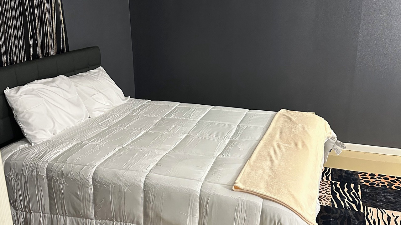 Photo of Bedroom in Orange