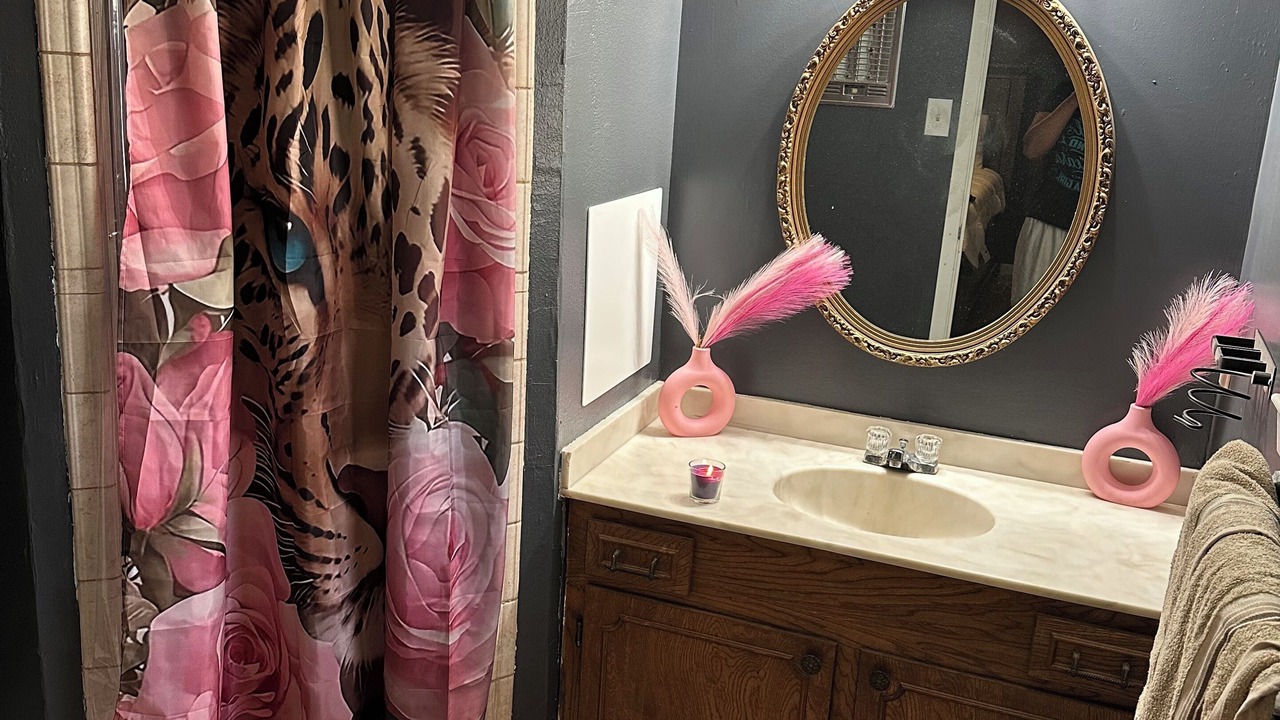 Photo of Bathroom in Orange