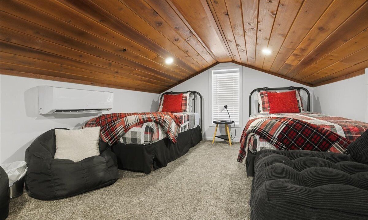 Photo of Bedroom in Roach