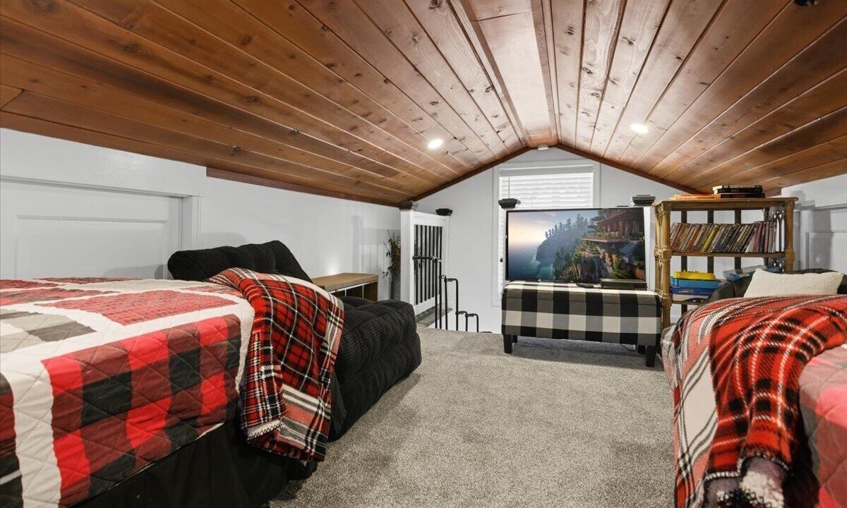 Photo of Bedroom in Roach