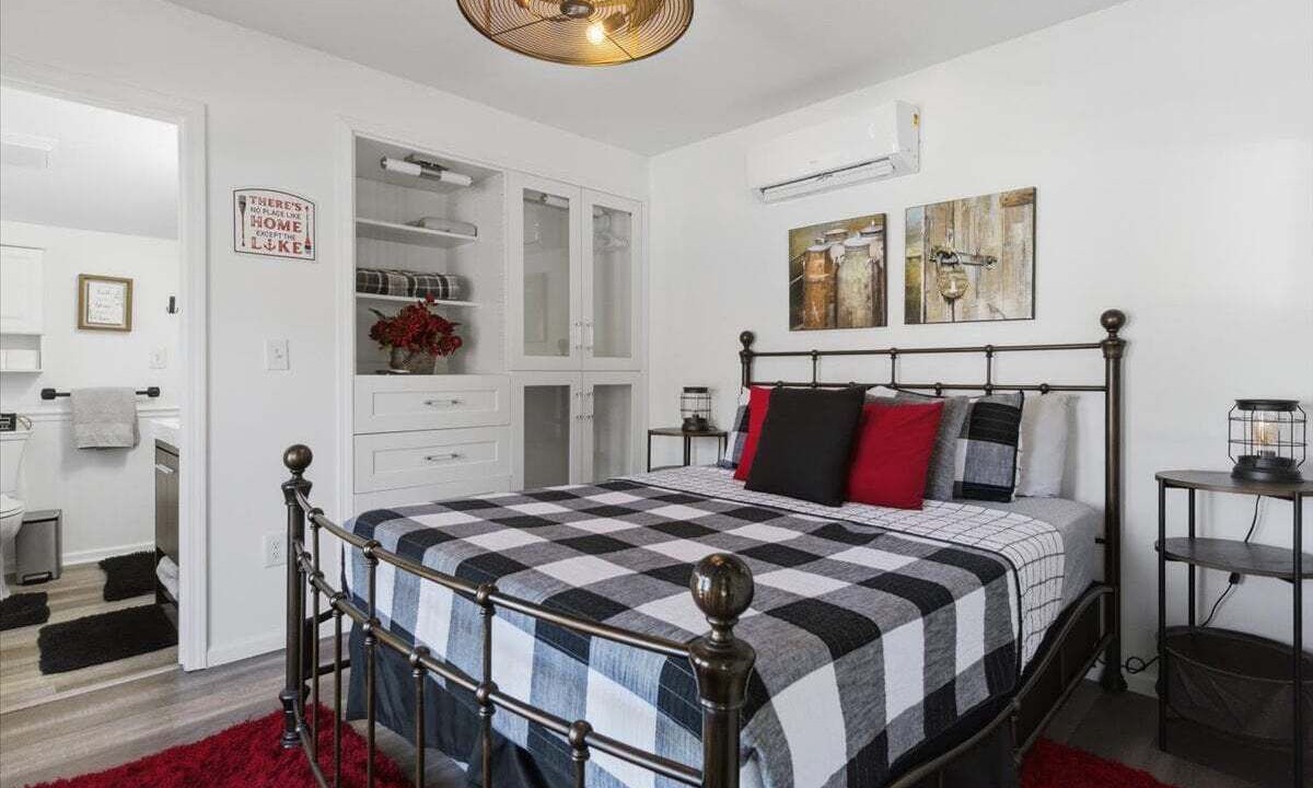 Photo of Bedroom in Roach