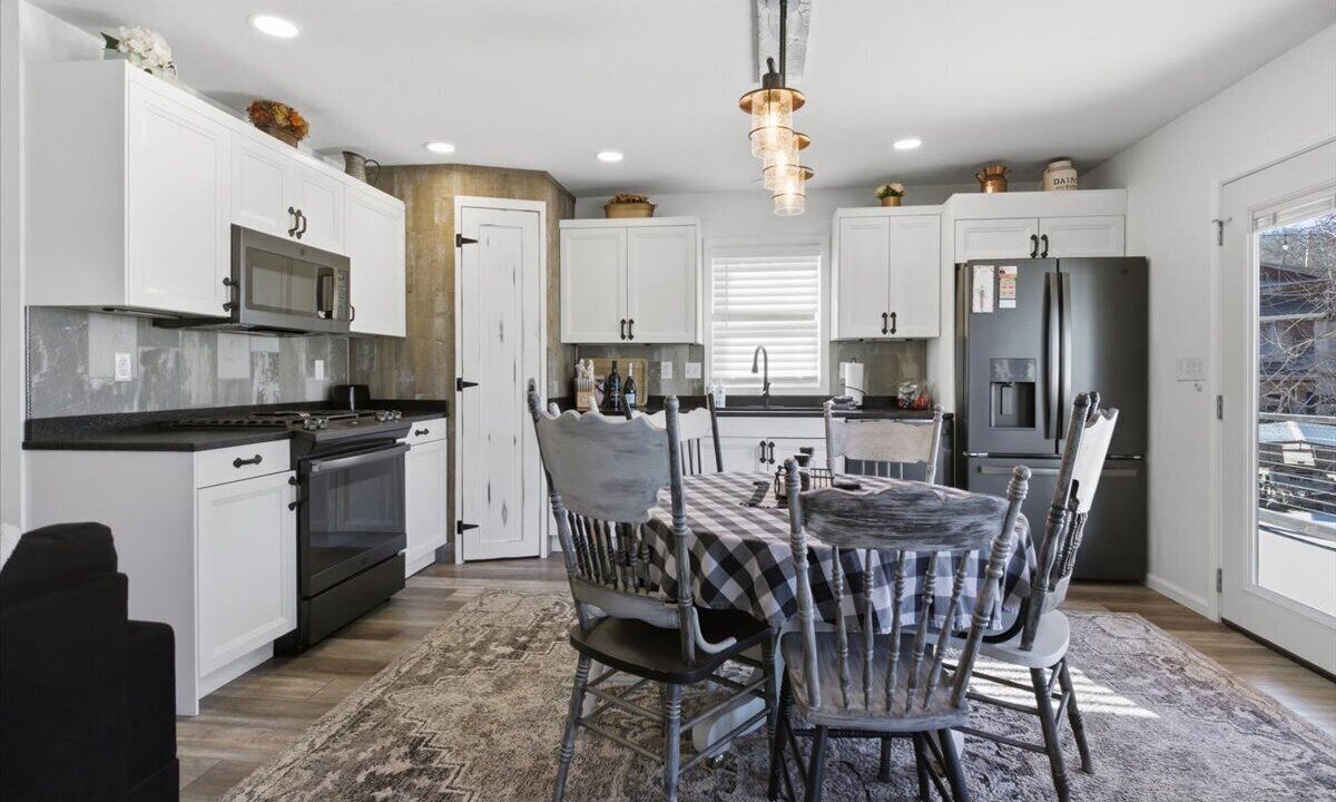 Photo of Kitchen in Roach