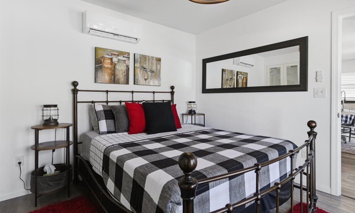 Photo of Bedroom in Roach