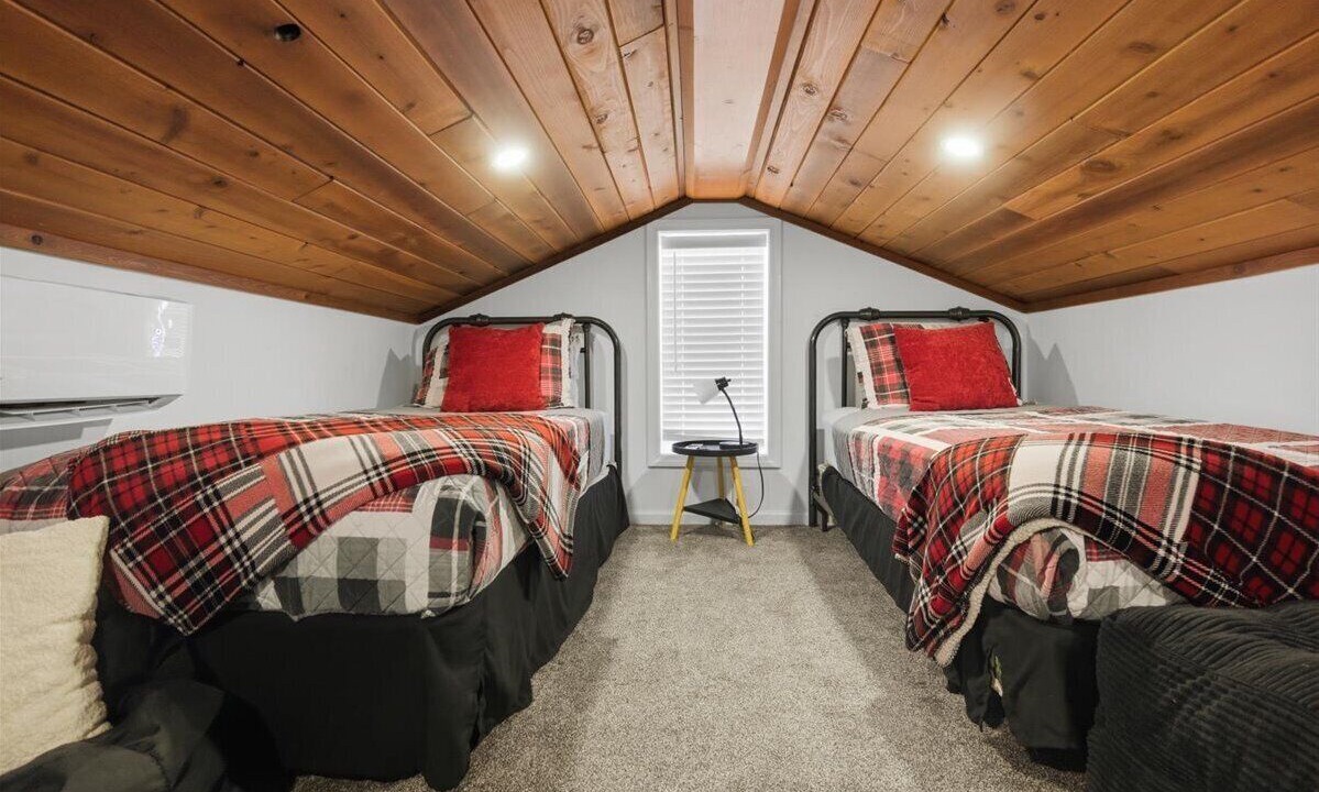 Photo of Bedroom in Roach