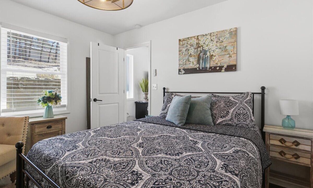 Photo of Bedroom in Roach