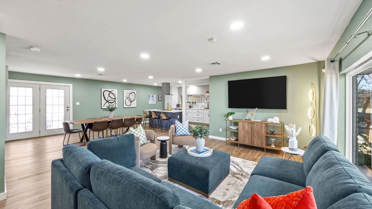 Photo of Livingroom in Haltom City