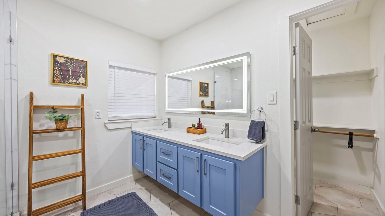 Photo of Bathroom in Haltom City