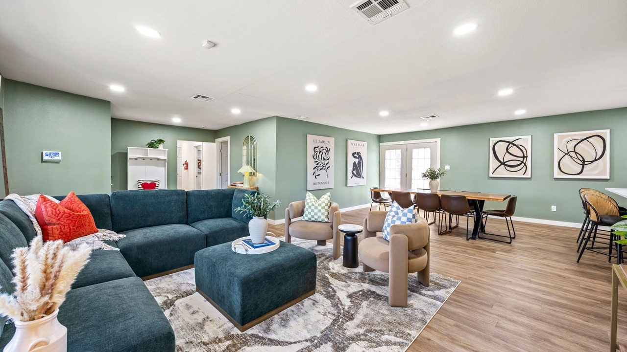 Photo of Livingroom in Haltom City