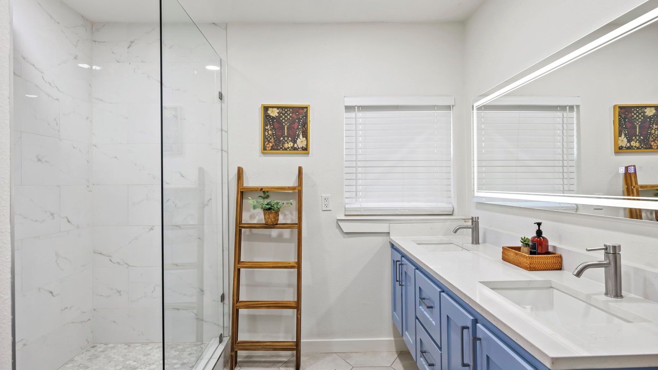 Photo of Bathroom in Haltom City