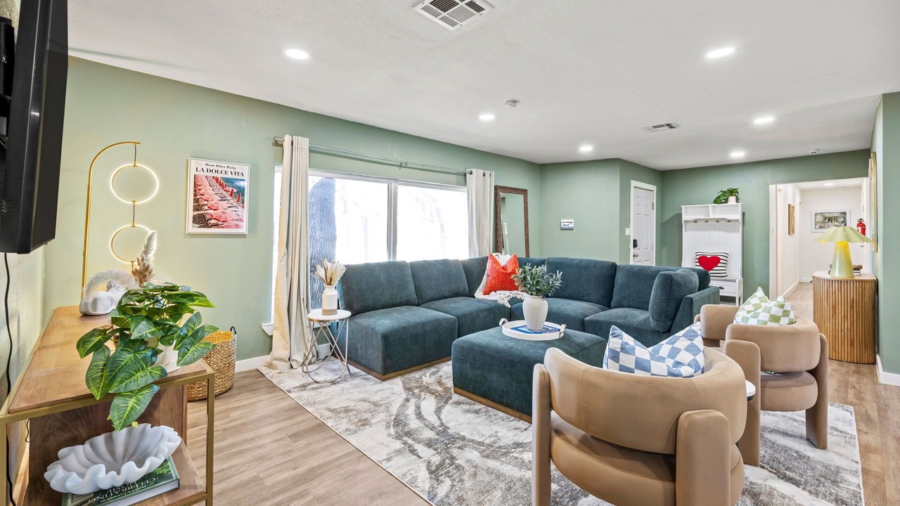 Photo of Livingroom in Haltom City