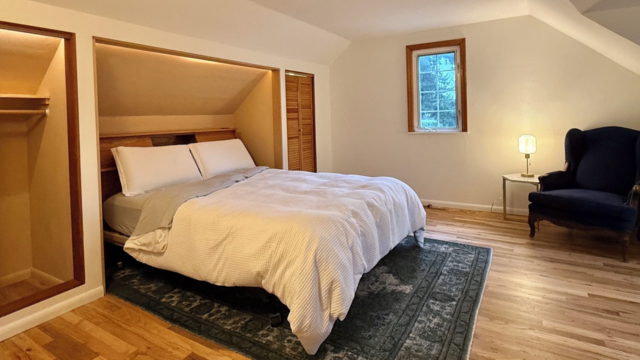 Photo of Bedroom in SeaTac