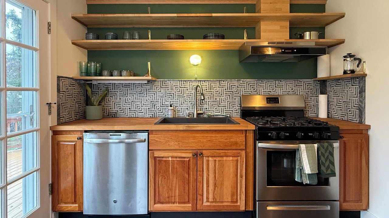 Photo of Kitchen in SeaTac