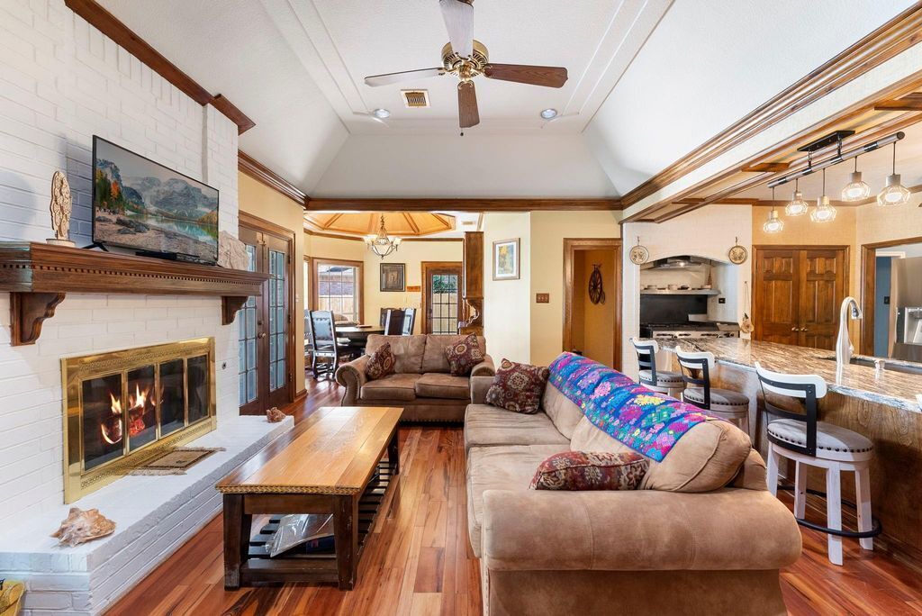 Photo of Livingroom in The Woodlands