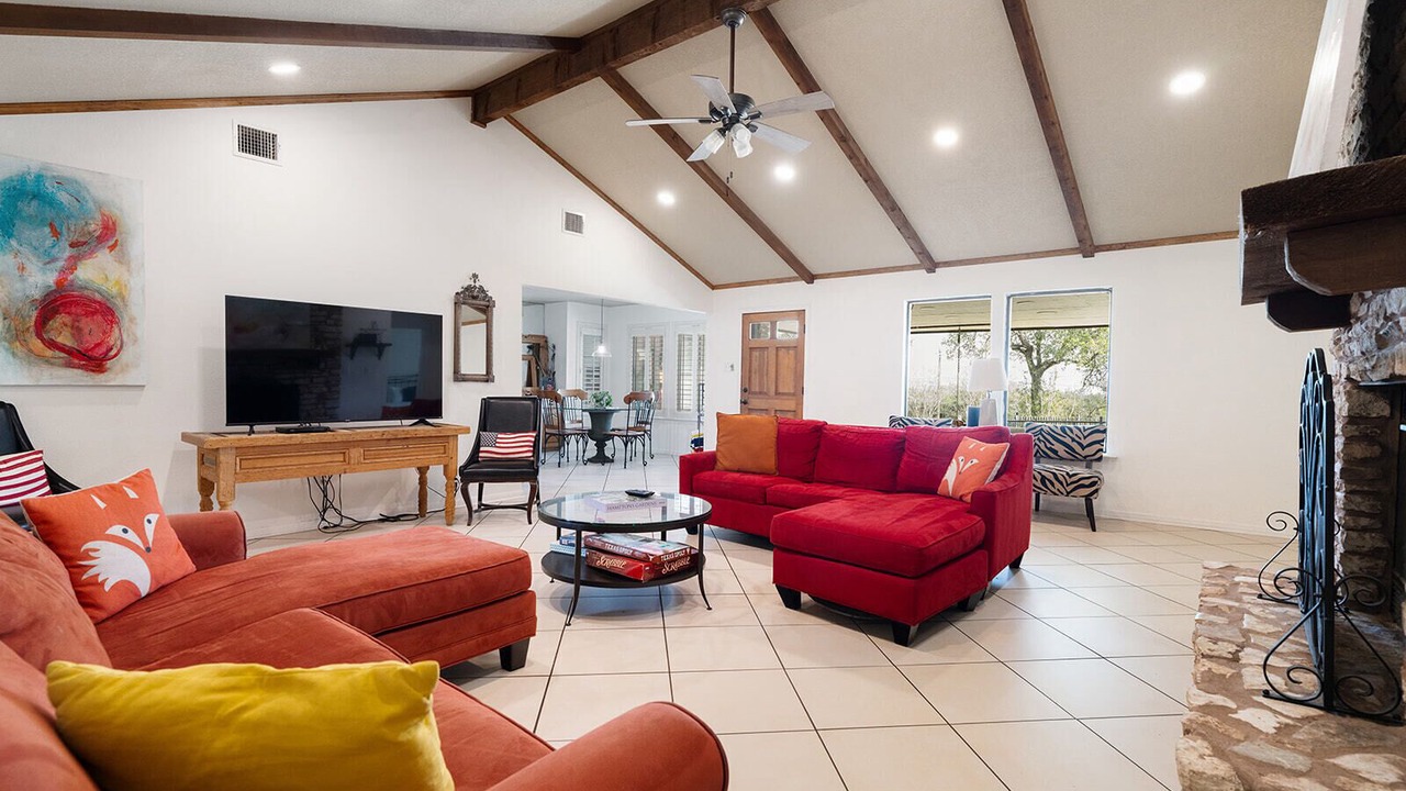 Photo of Livingroom in West Oak Hill