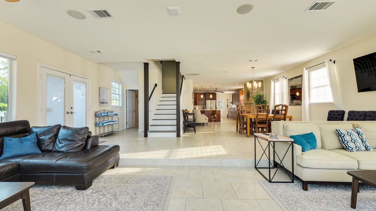Photo of Livingroom in Hudson Bend