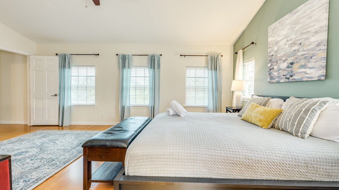 Photo of Bedroom in Hudson Bend