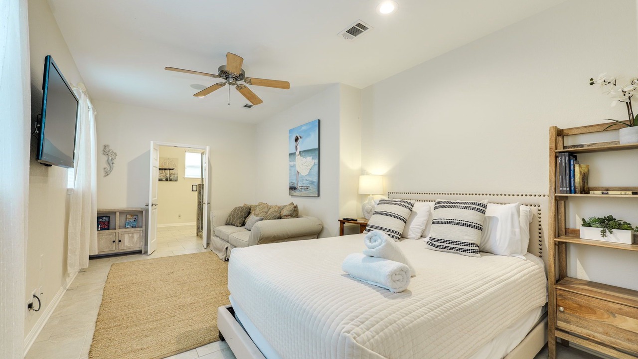 Photo of Bedroom in Hudson Bend