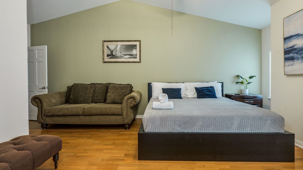 Photo of Bedroom in Hudson Bend