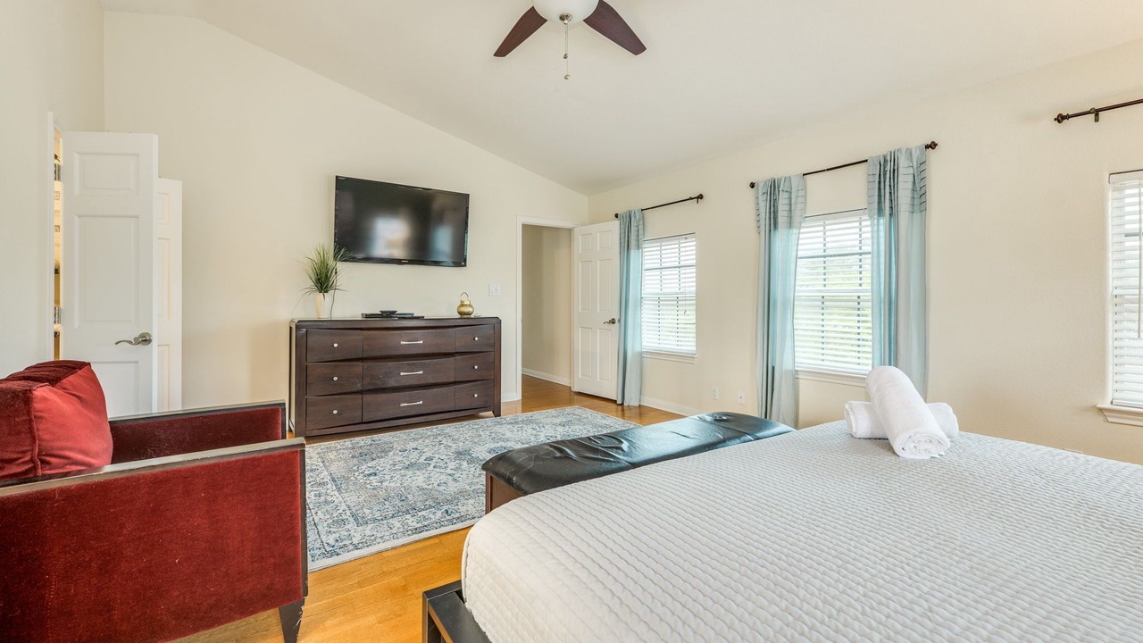 Photo of Bedroom in Hudson Bend