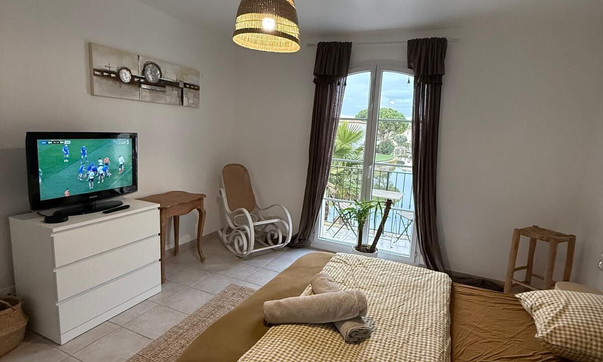 Photo of Bedroom in Aigues-Mortes