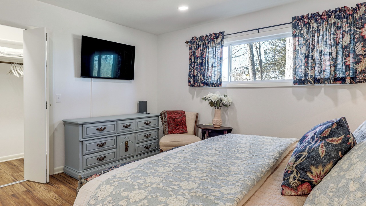 Photo of Bedroom in Quitman