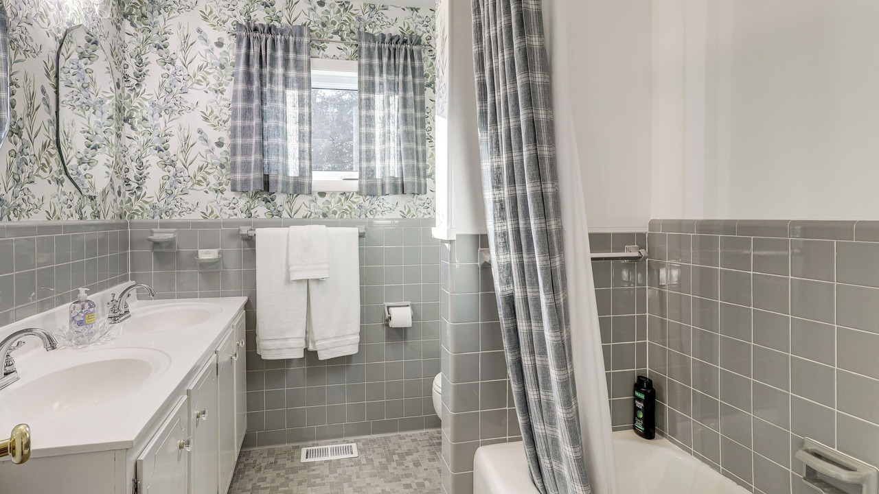 Photo of Bathroom in Quitman