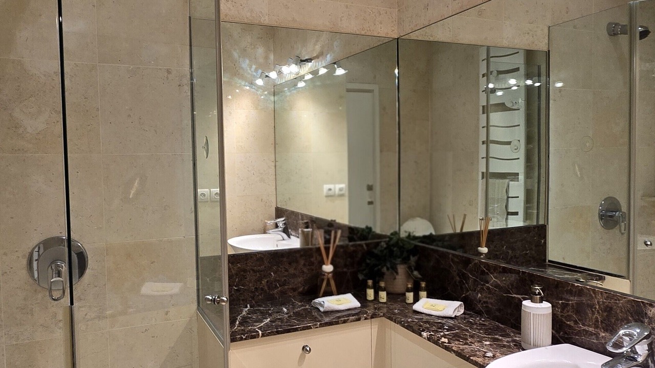 Photo of Bathroom in Quartier de la Place-Vendome