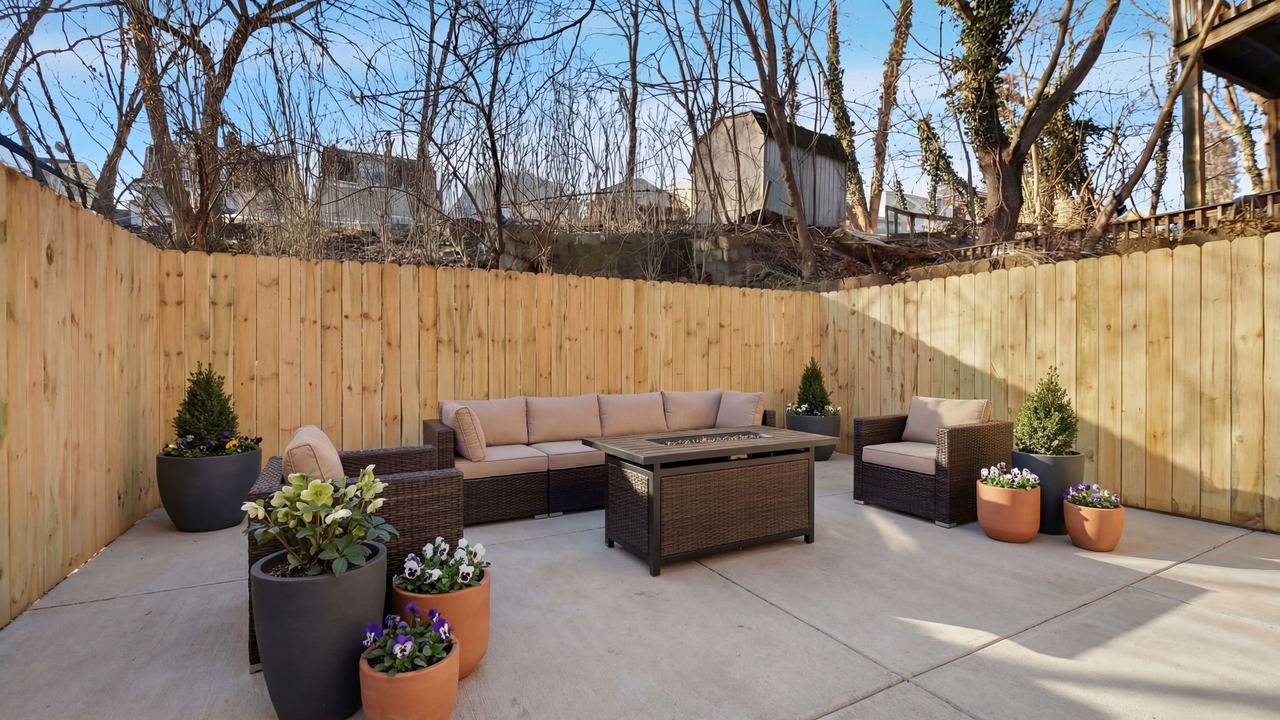 Photo of Patio Balcony in South Hills