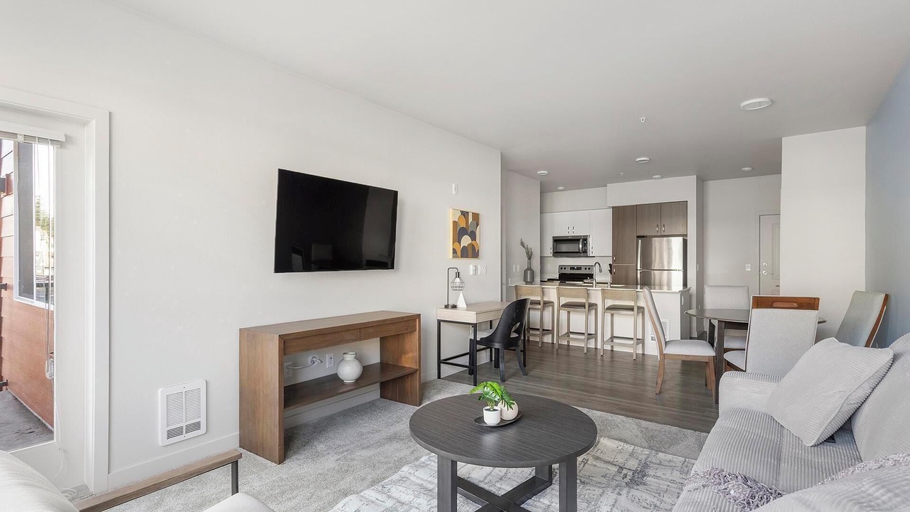 Photo of Livingroom in Smokey Point