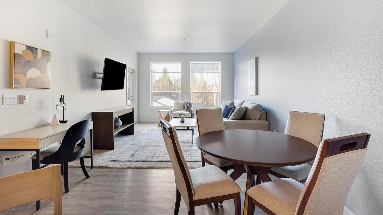 Photo of Livingroom in Smokey Point