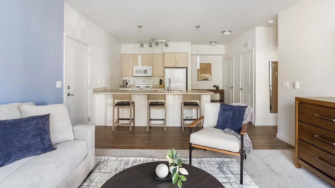 Photo of Livingroom in Smokey Point