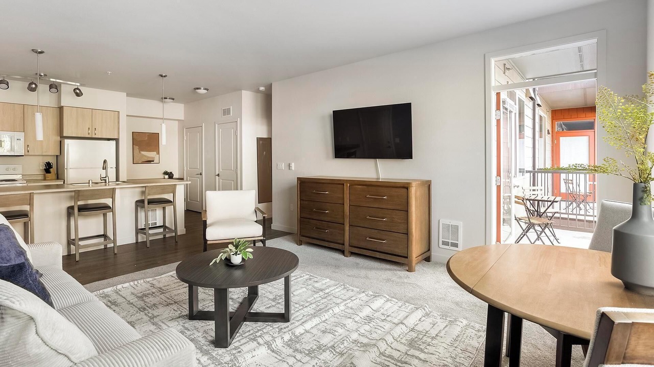 Photo of Livingroom in Smokey Point