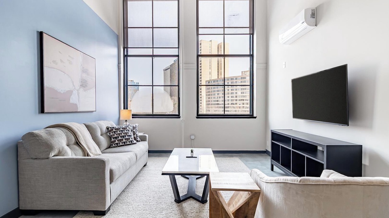 Photo of Livingroom in Downtown Hartford