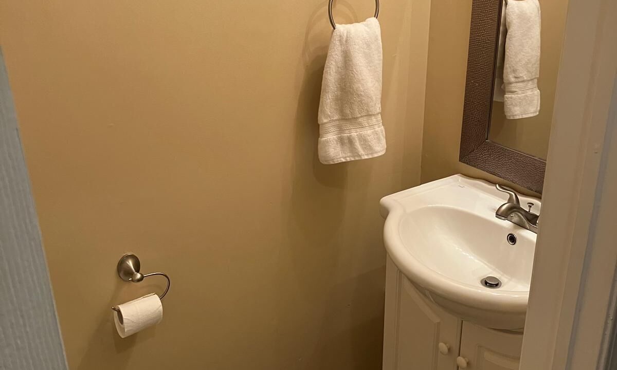 Photo of Bathroom in Georgina