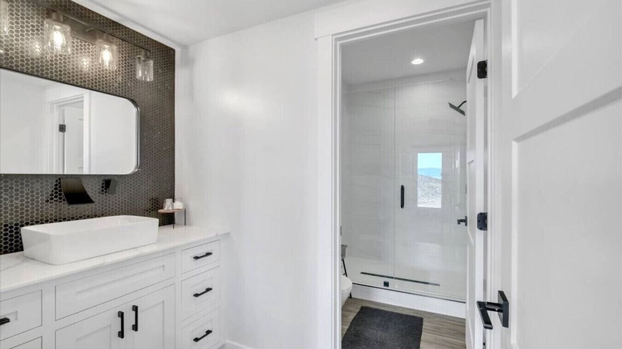 Photo of Bathroom in Garden City