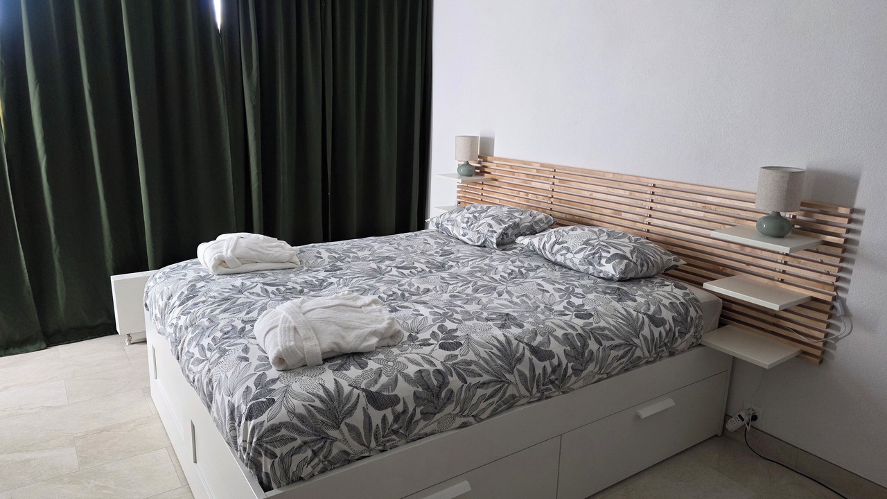 Photo of Bedroom in Lens