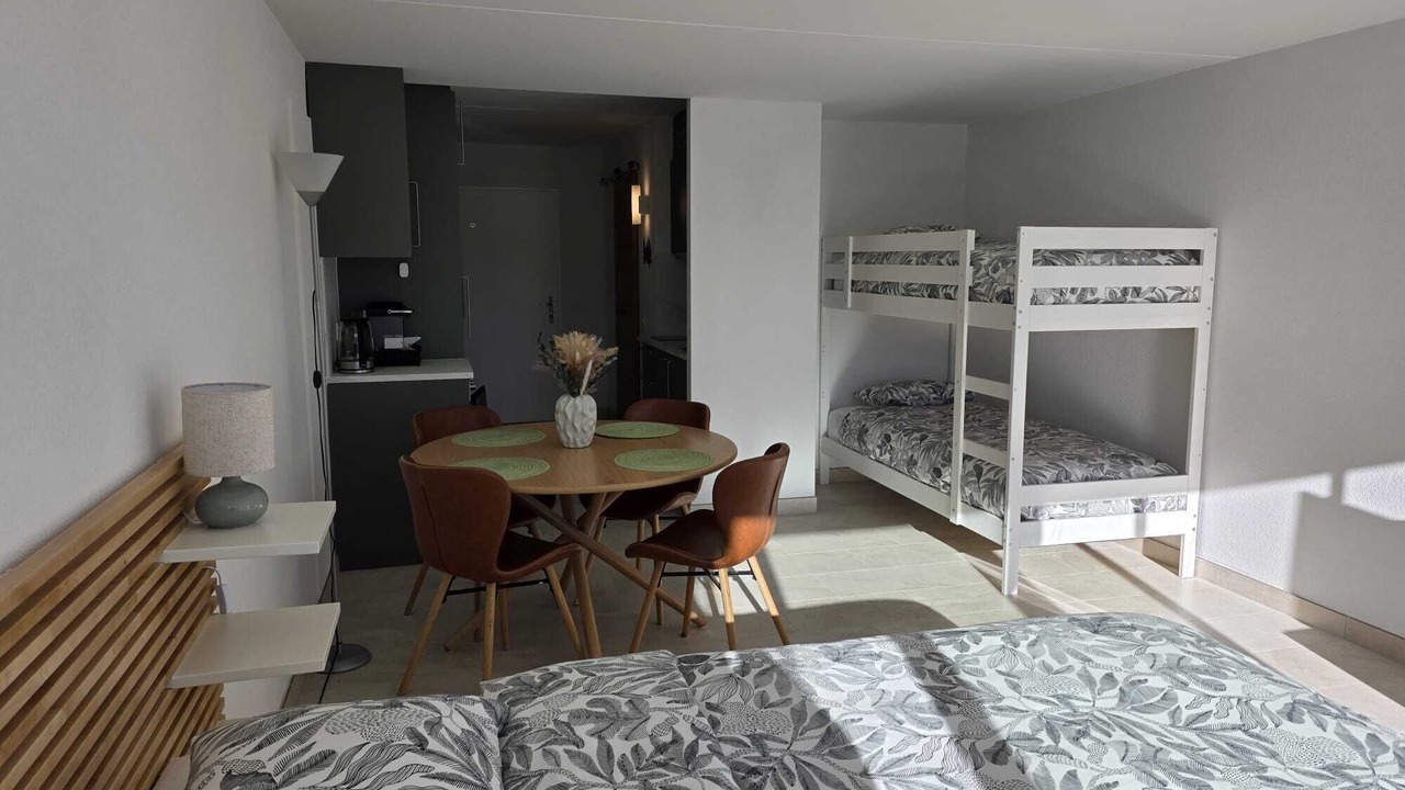 Photo of Bedroom in Lens
