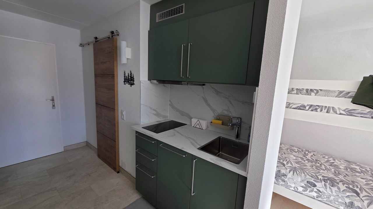 Photo of Kitchen in Lens