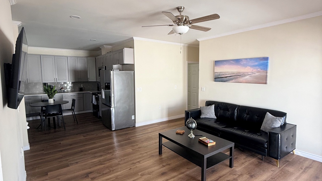 Photo of Livingroom in Mid City