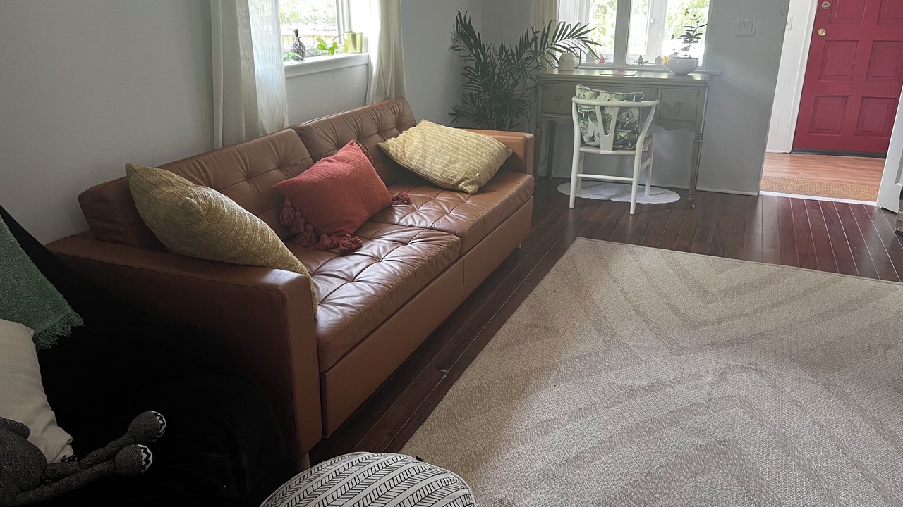 Photo of Livingroom in Wasaga Beach