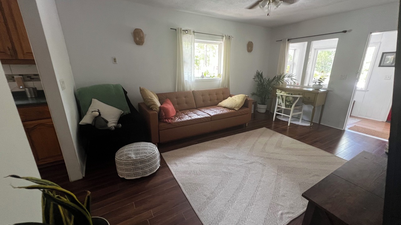 Photo of Livingroom in Wasaga Beach