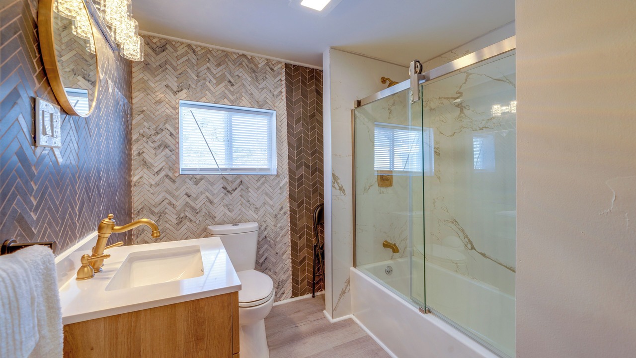 Photo of Bathroom in Bellepoint