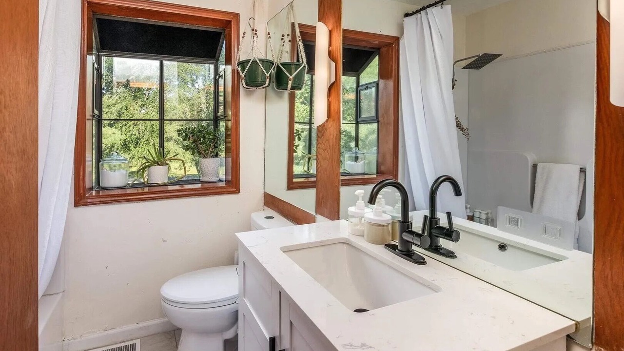 Photo of Bathroom in Carbondale