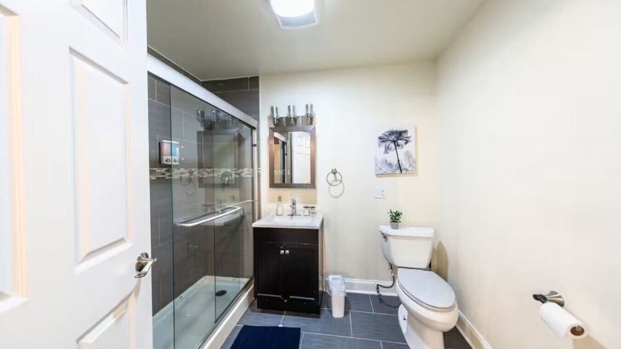 Photo of Bathroom in Near South Side