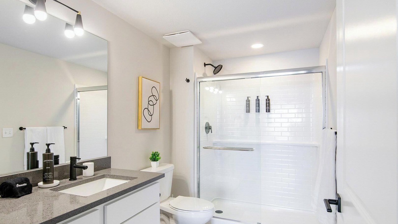 Photo of Bathroom in People's Freeway
